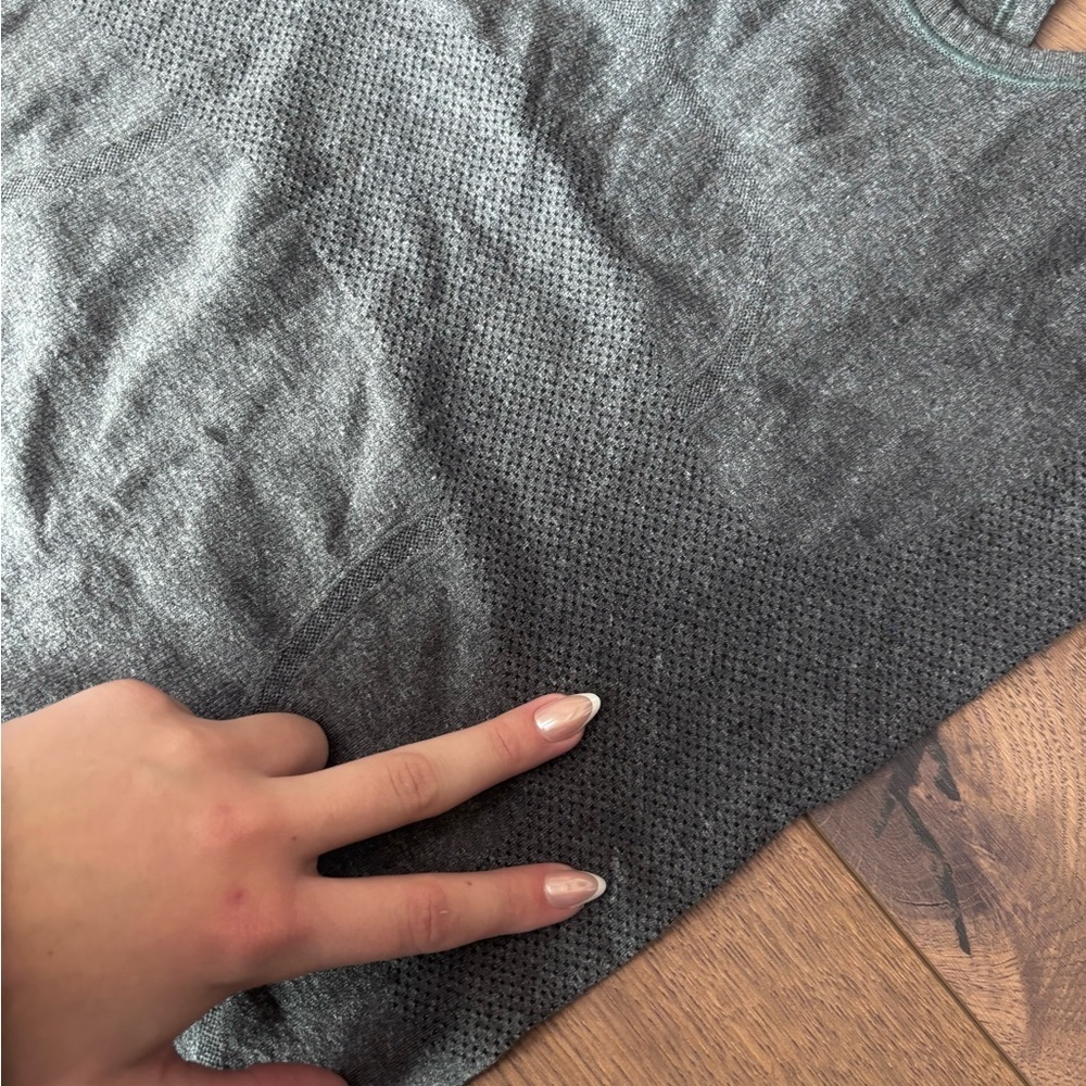 Lululemon Swiftly Tank - Picture 4 of 5